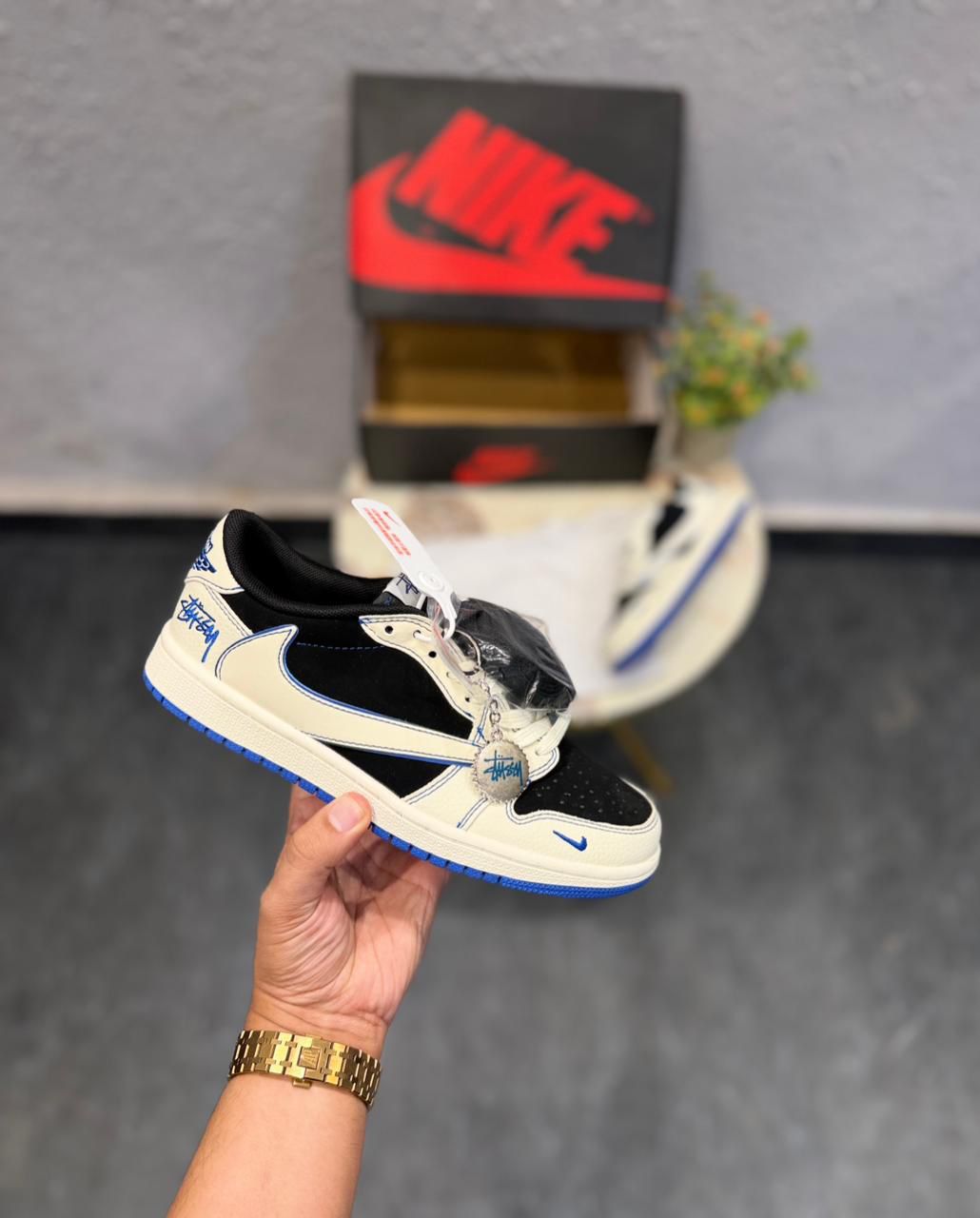 first copy aj1 low travis x stussy (8) first copy aj1 low travis x stussy (8)