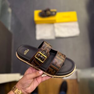 first copy fendi roma amazing slides (5)