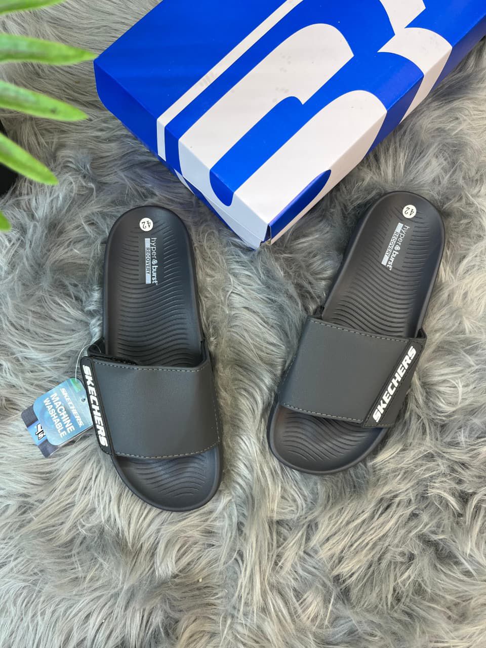 First Copy Skechers Hyper Burst Slipper - Image 2
