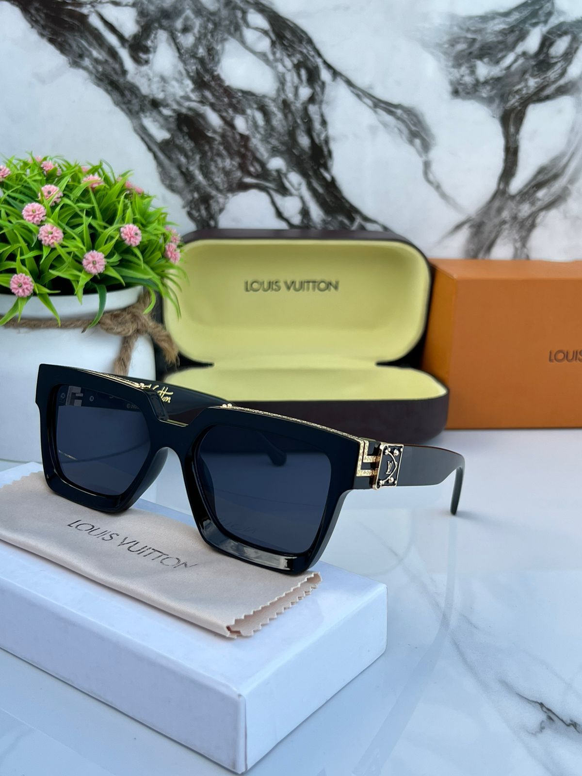 First Copy Louis Vuitton Sunglass