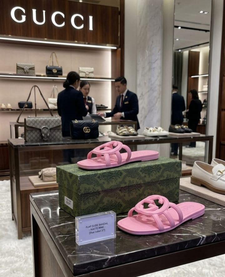 First Copy Gucci Flats Elegant Footwear - Image 2