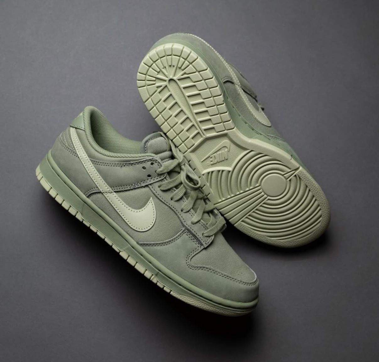 Sb Dunk Oil Aura Green Low Sneakers - Image 7