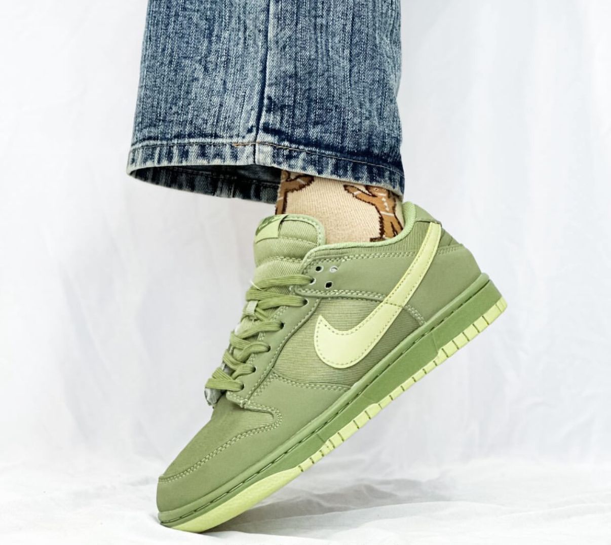 Sb Dunk Oil Aura Green Low Sneakers - Image 6