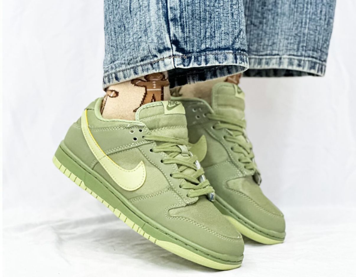 Sb Dunk Oil Aura Green Low Sneakers - Image 5